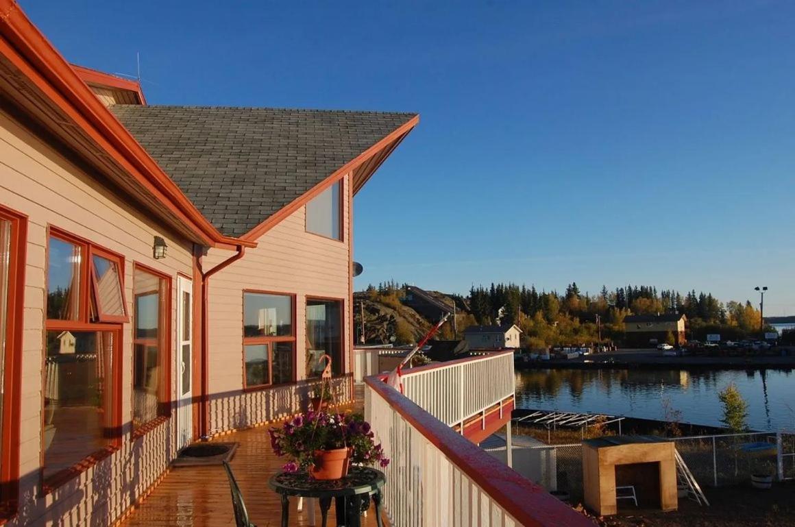 Aurora Bayside Inn Yellowknife Zewnętrze zdjęcie